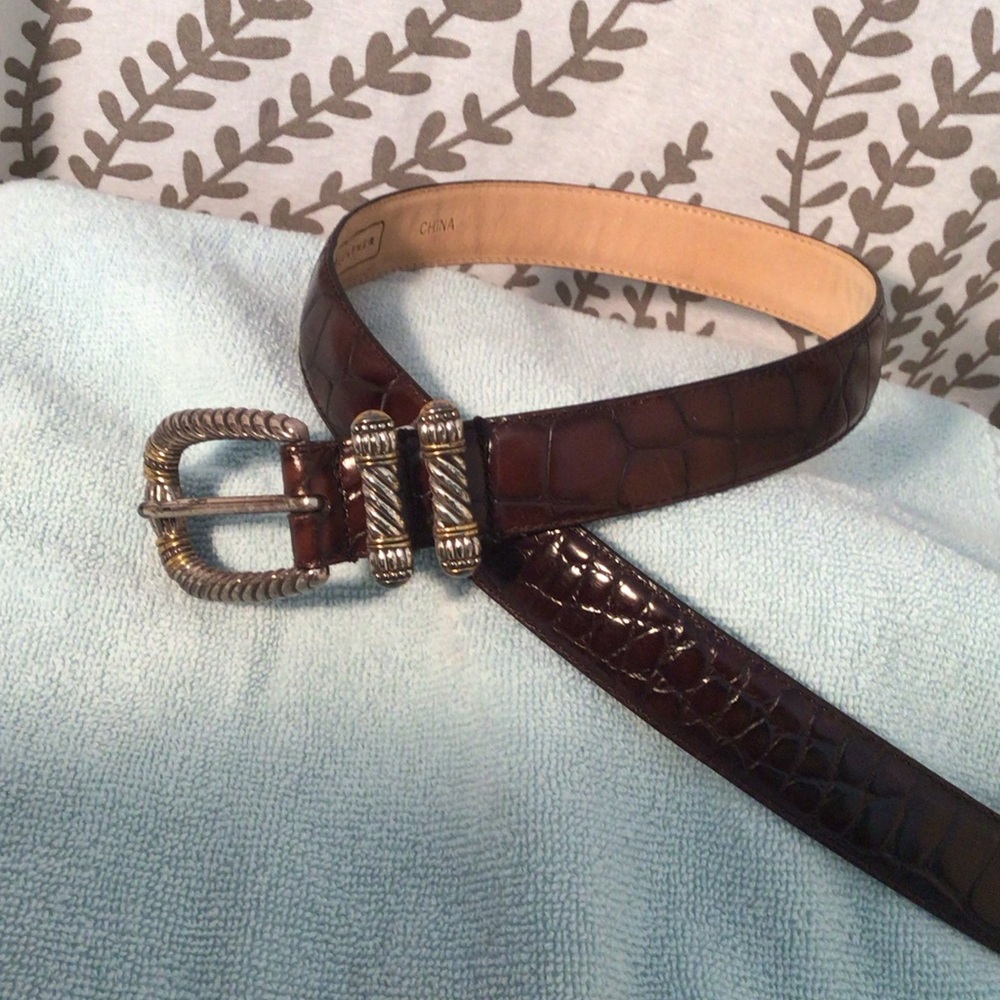 Fossil Dark Brown Croc-Embossed Belt with Textured Silver Buckle